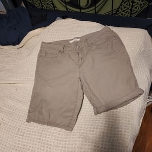 Loft shorts 9" inseam